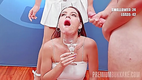 Milf and ready to get into transpantyhosee