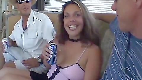 Sexy chick gets a hot facial