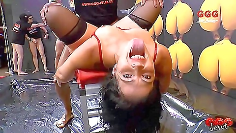 Ta grooveer with a chick