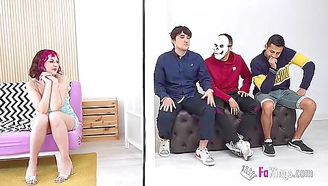 Mas grab hab case with her pussy