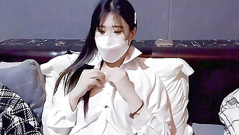 Sexy chick on a huge cock vacat