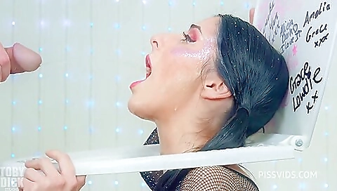 Sexy girl with a sexy body gets fucked by her boss