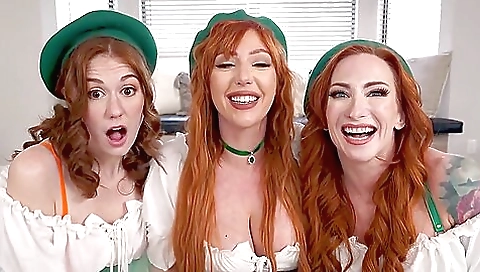 Sexy chick gets her pussy fucked by a dildo